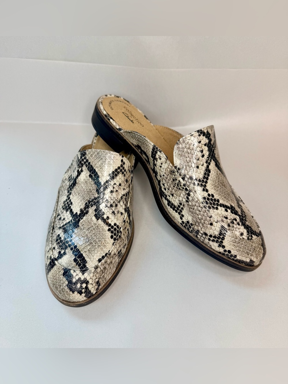 Clarks Trish Plant Toupe Snake Mules Loafers Slip on Shoes Womens 7.5 Fall